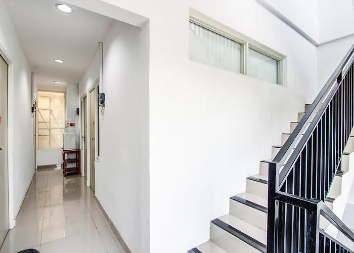 Oyo 92479 Pasadena House Hotel Semarang